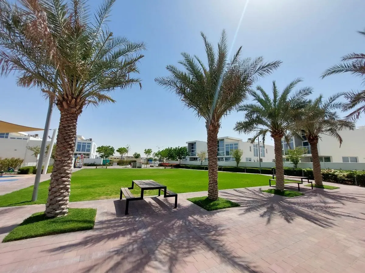 Damac Hills Townhouse Villa Dubai Förenade Arabemiraten